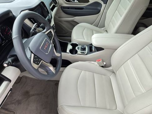 Used 2024 GMC Terrain Denali w/ Denali Premium Package AWD/4WD image 11