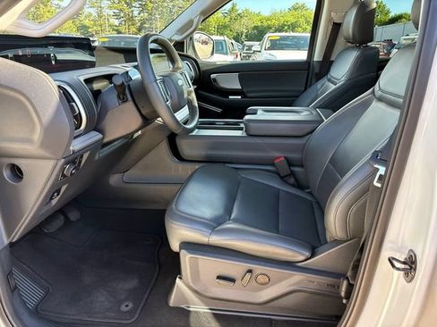 Used 2025 Ford Expedition Active AWD/4WD image 10