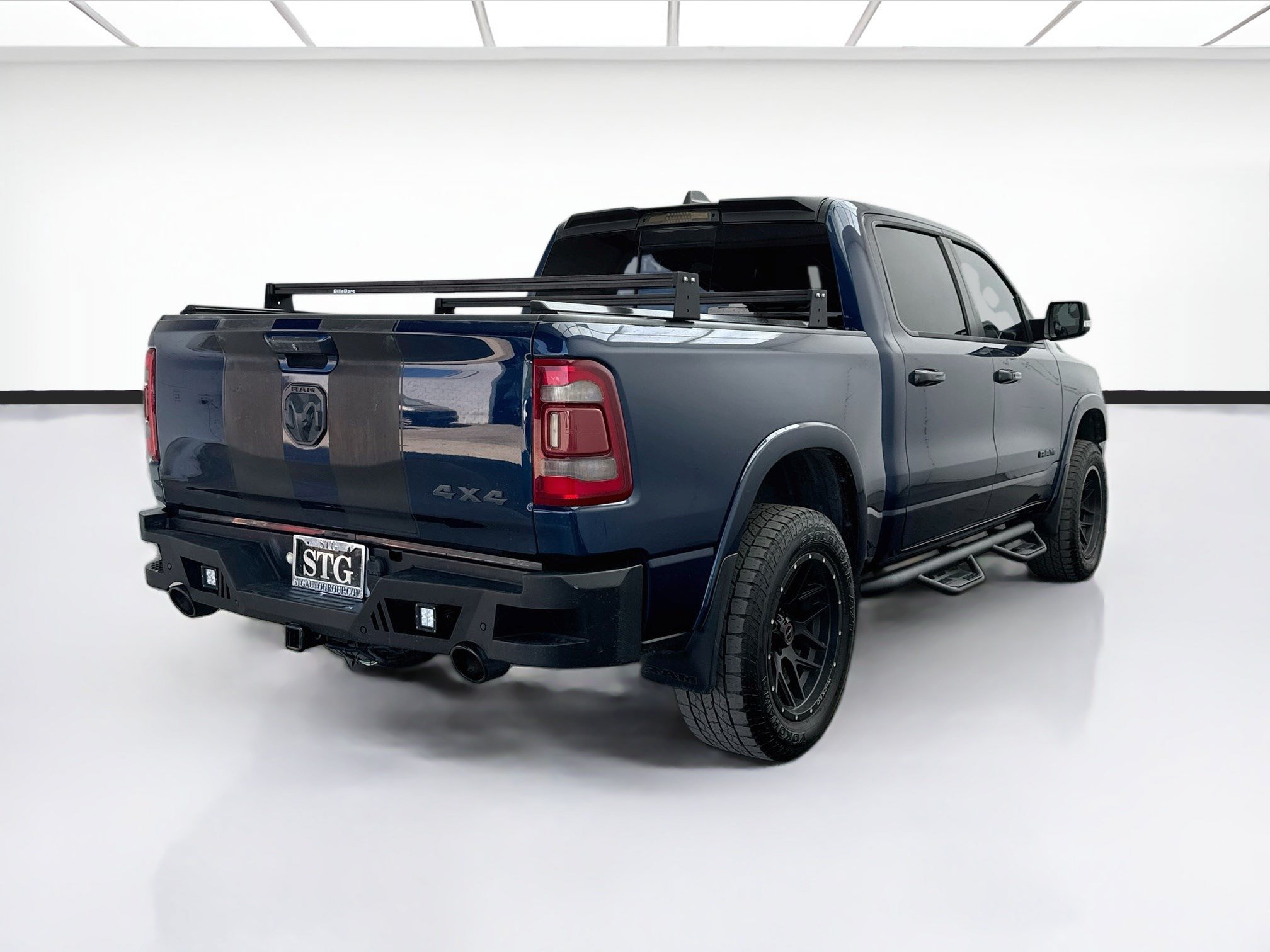 Used 2019 RAM 1500 Laramie AWD/4WD image 4
