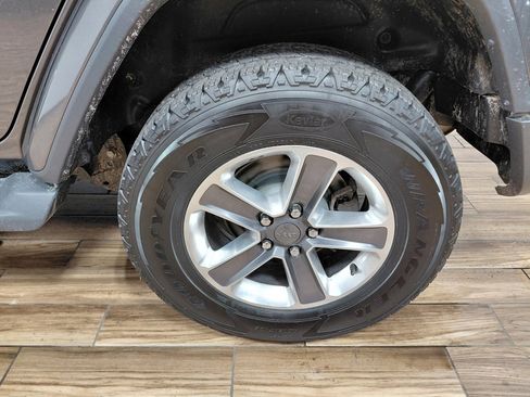 Certified 2019 Jeep Wrangler Unlimited Sahara image 22