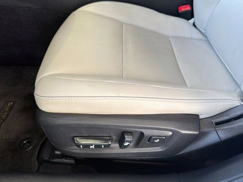 Used 2013 Lexus ES 350 w/ Premium Pkg FWD image 14
