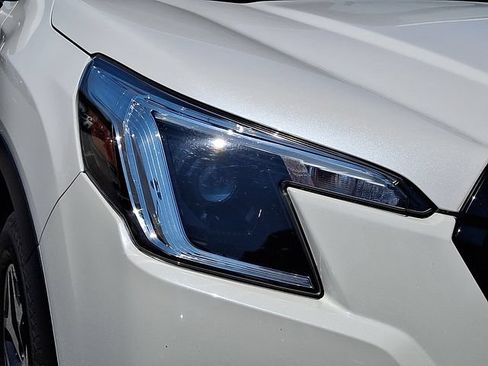 Used 2022 Subaru Forester Premium AWD/4WD image 9