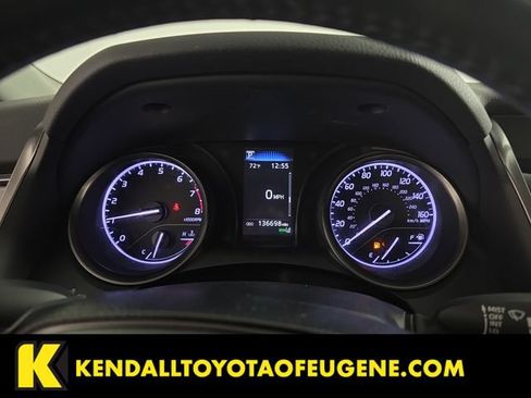 Used 2022 Toyota Camry SE w/ Cold Weather Package FWD image 11