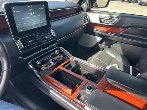 Used 2021 Lincoln Navigator Reserve w/ Luxury Package image 34