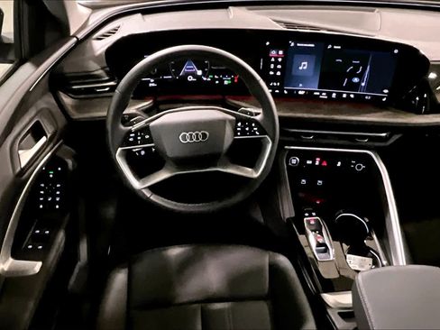 Used 2025 Audi Q5 Premium w/ Convenience Package AWD/4WD image 6