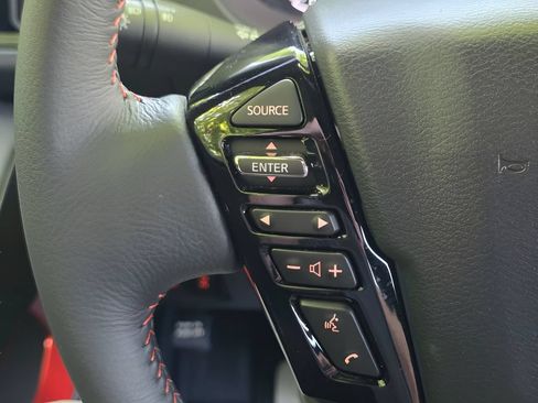 Used 2025 Nissan Frontier PRO-4X AWD/4WD image 19