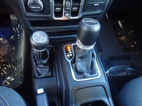 New 2025 Jeep Gladiator Sport AWD/4WD image 19