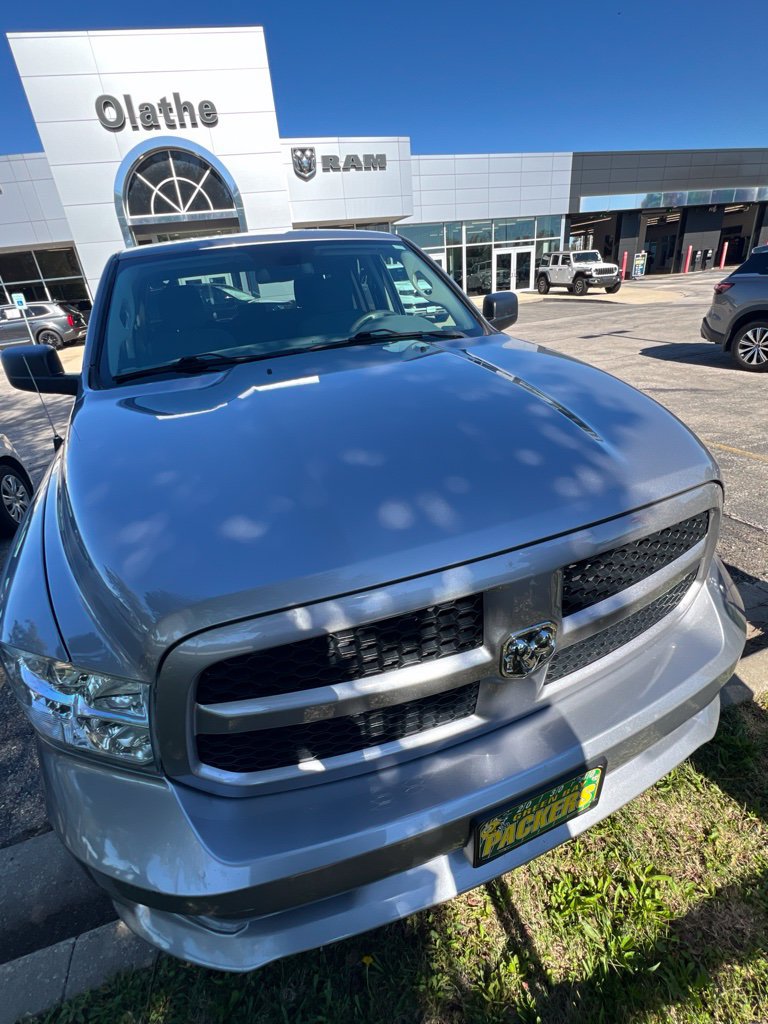 Used 2019 RAM 1500 Express w/ Express Value Package AWD/4WD image 1
