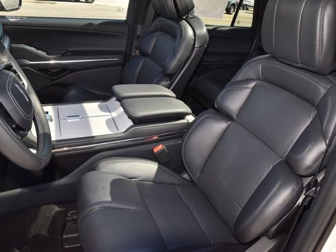 New 2025 Lincoln Navigator L Reserve w/ Jet Appearance Package image 36