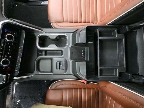 Used 2024 GMC Sierra 3500 Denali Ultimate AWD/4WD image 43