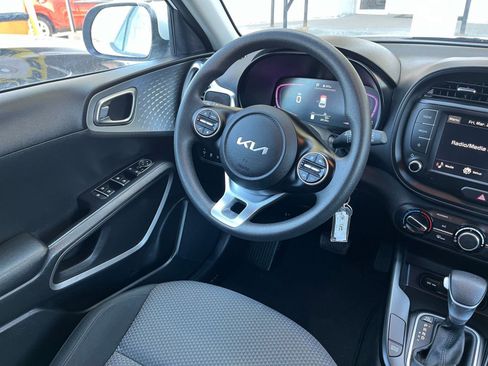 Used 2025 Kia Soul LX w/ LX Technology Package image 31