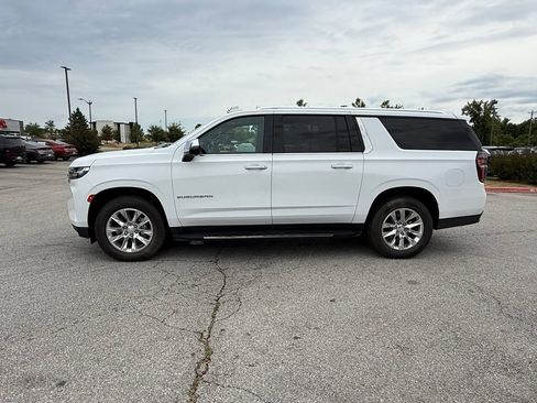 Used 2023 Chevrolet Suburban Premier RWD image 4