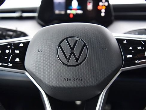 New 2025 Volkswagen ID. Buzz Pro S image 18