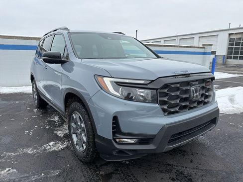 Certified 2024 Honda Passport TrailSport image 7