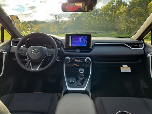 New 2025 Toyota RAV4 SE image 8