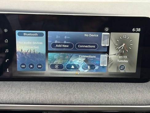 Used 2025 Nissan Kicks SV image 24