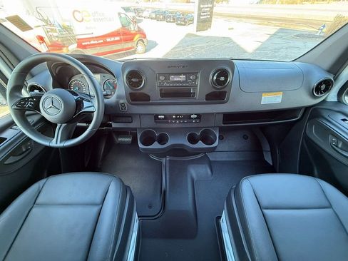 New 2024 Mercedes-Benz eSprinter 170 Cargo image 20