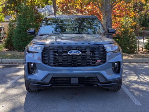 New 2026 Ford Explorer ST w/ Sun And Sound Package image 7