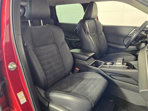 Used 2022 Mitsubishi Outlander SE image 15