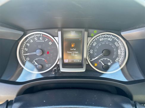 Used 2022 Toyota Tacoma SR5 w/ Technology Package image 21