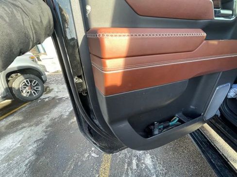 Used 2024 GMC Sierra 2500 Denali Ultimate w/ Snow Plow Prep/Camper Package image 12