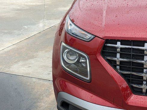 New 2025 Hyundai Venue Limited image 7
