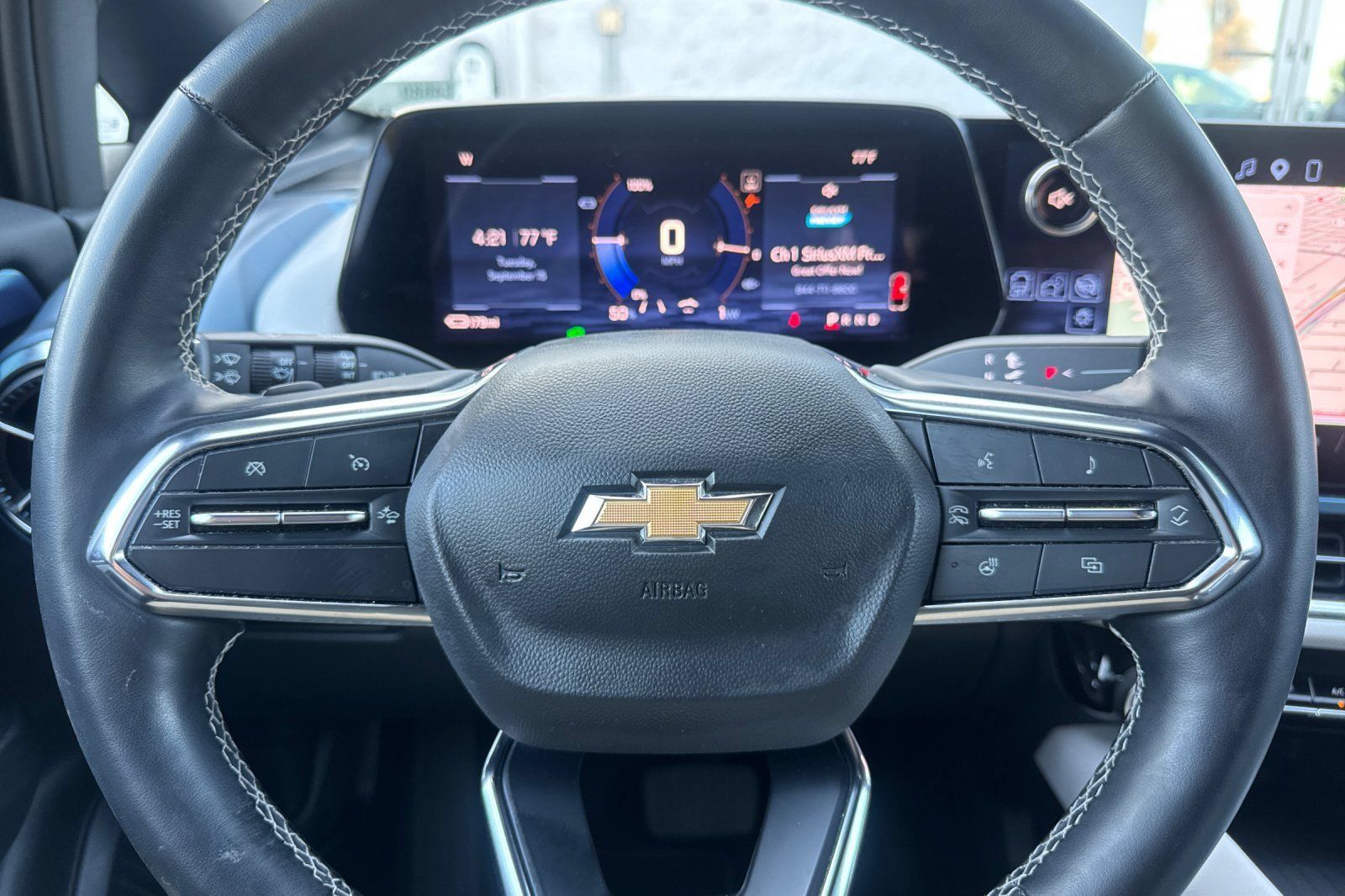 Used 2024 Chevrolet Equinox EV LT FWD image 33