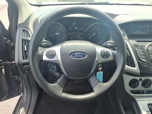 Used 2014 Ford Focus SE FWD image 14