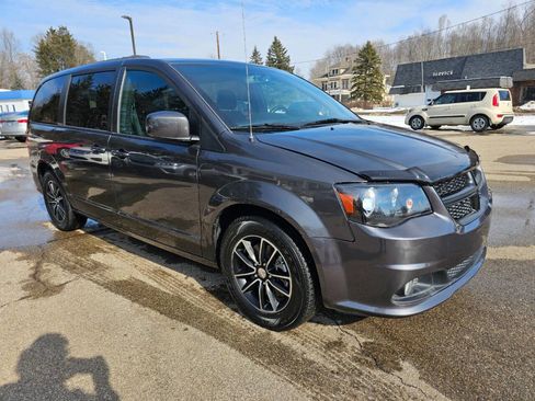 Used 2018 Dodge Grand Caravan SE image 7