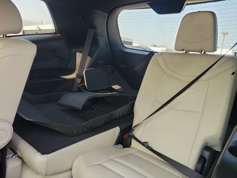 Used 2024 Cadillac XT6 Sport w/ Technology Package AWD/4WD image 38