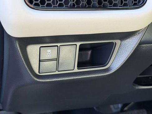 Used 2024 Honda HR-V LX image 19