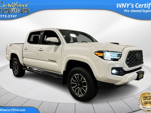 Used 2020 Toyota Tacoma TRD Sport image 4