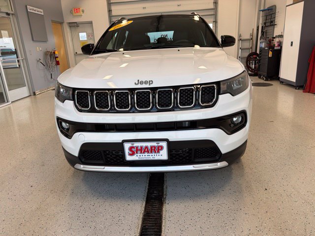 Used 2023 Jeep Compass Limited w/ Sun and Sound Group AWD/4WD image 4