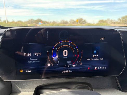 Used 2025 Chevrolet Traverse LT image 6