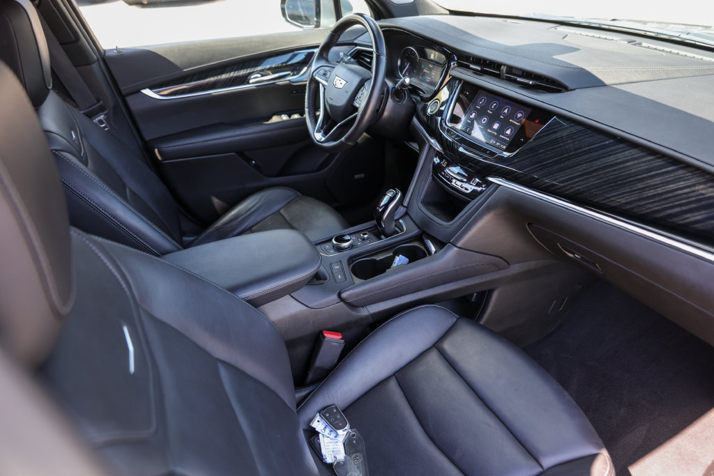 Used 2025 Cadillac XT6 Premium Luxury FWD image 32