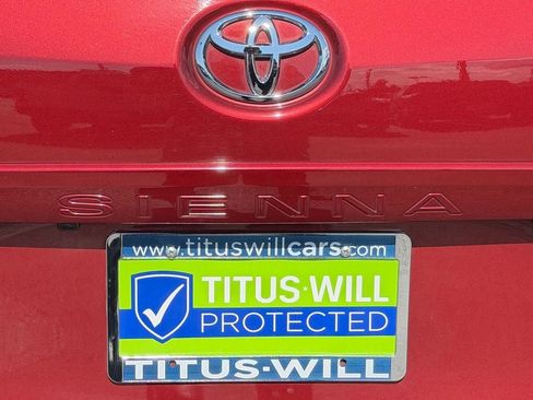 Used 2018 Toyota Sienna XLE Premium w/ Outdoor Package AWD/4WD image 35