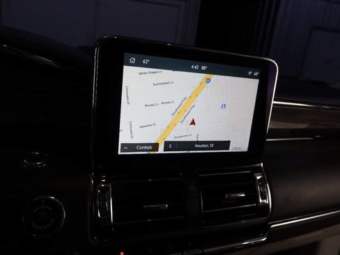 Used 2020 Lincoln Navigator Black Label w/ Cargo Convenience Package image 24