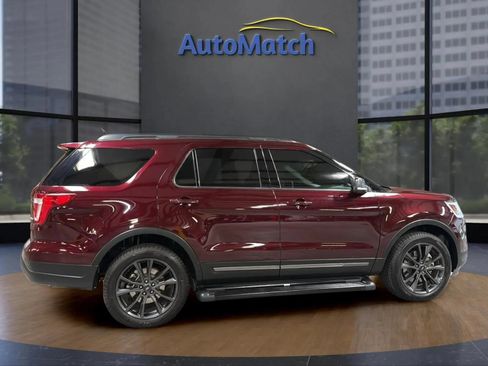 Used 2018 Ford Explorer XLT w/ Equipment Group 202A AWD/4WD image 12