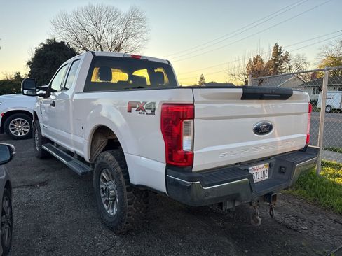 Used 2019 Ford F250 XLT w/ XLT Value Package image 3
