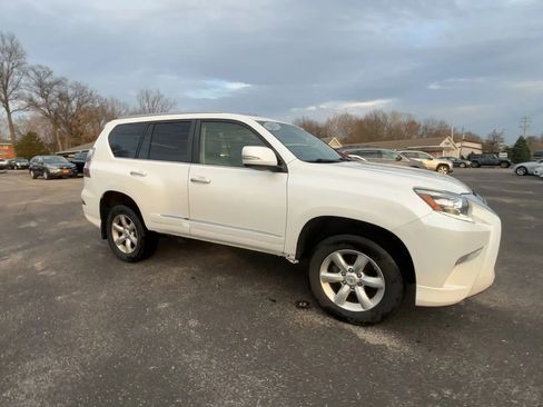 Used 2017 Lexus GX 460 w/ Navigation Package AWD/4WD image 2