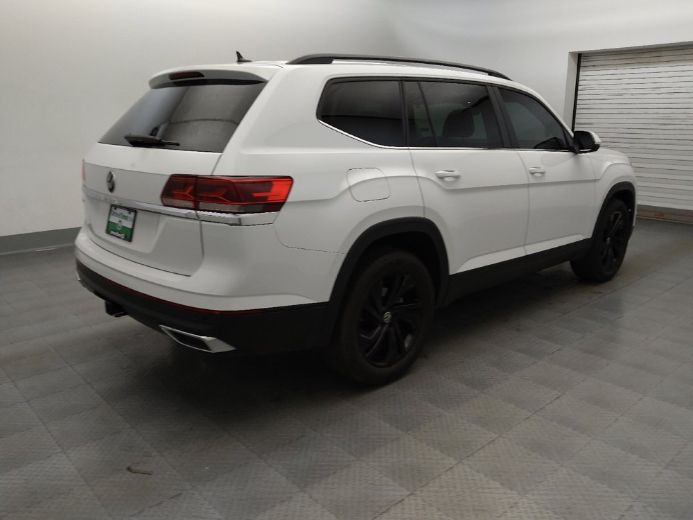 Used 2023 Volkswagen Atlas SE w/ Black Wheel Package FWD image 9
