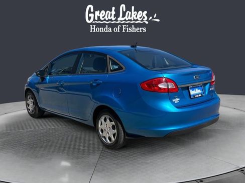 Used 2013 Ford Fiesta SE image 3