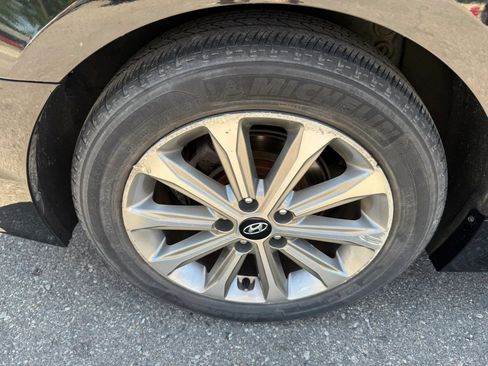 Used 2017 Hyundai Sonata Limited w/ Cargo Package FWD image 11