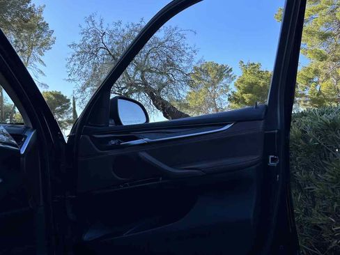 Used 2016 BMW X5 xDrive40e image 30