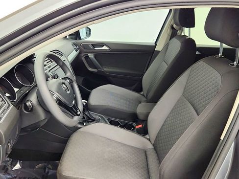 Used 2018 Volkswagen Tiguan S image 19