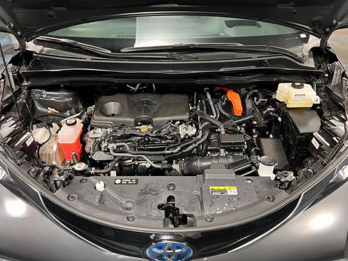 Used 2025 Toyota Sienna Platinum image 23