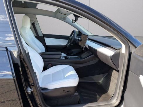Used 2022 Tesla Model Y Performance image 13