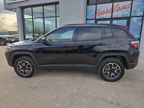 Used 2024 Jeep Compass Trailhawk image 7