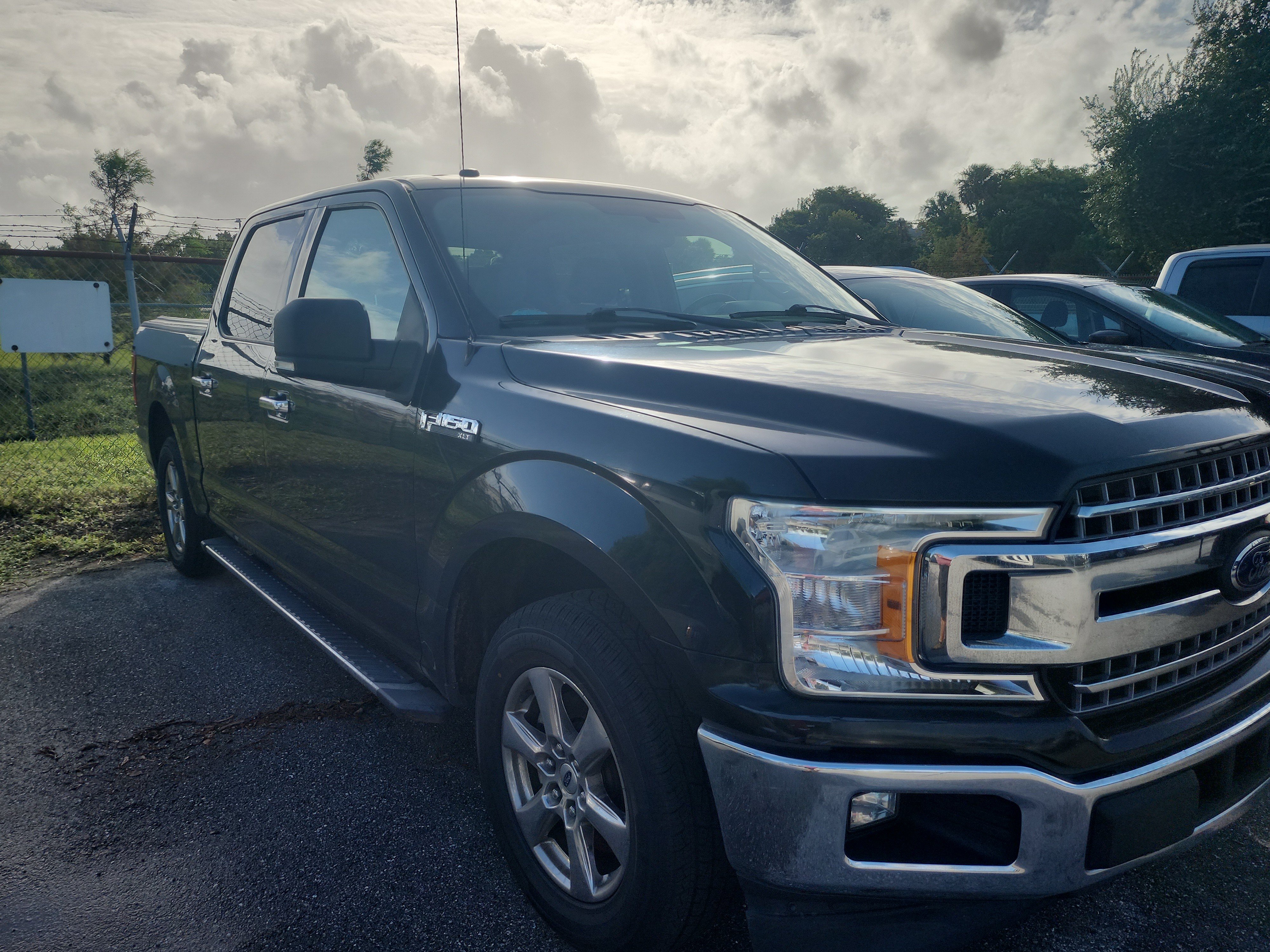 Used 2018 Ford F150 XLT w/ Equipment Group 301A Mid RWD image 3
