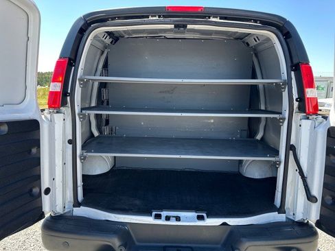 Used 2021 Chevrolet Express 2500 RWD image 22